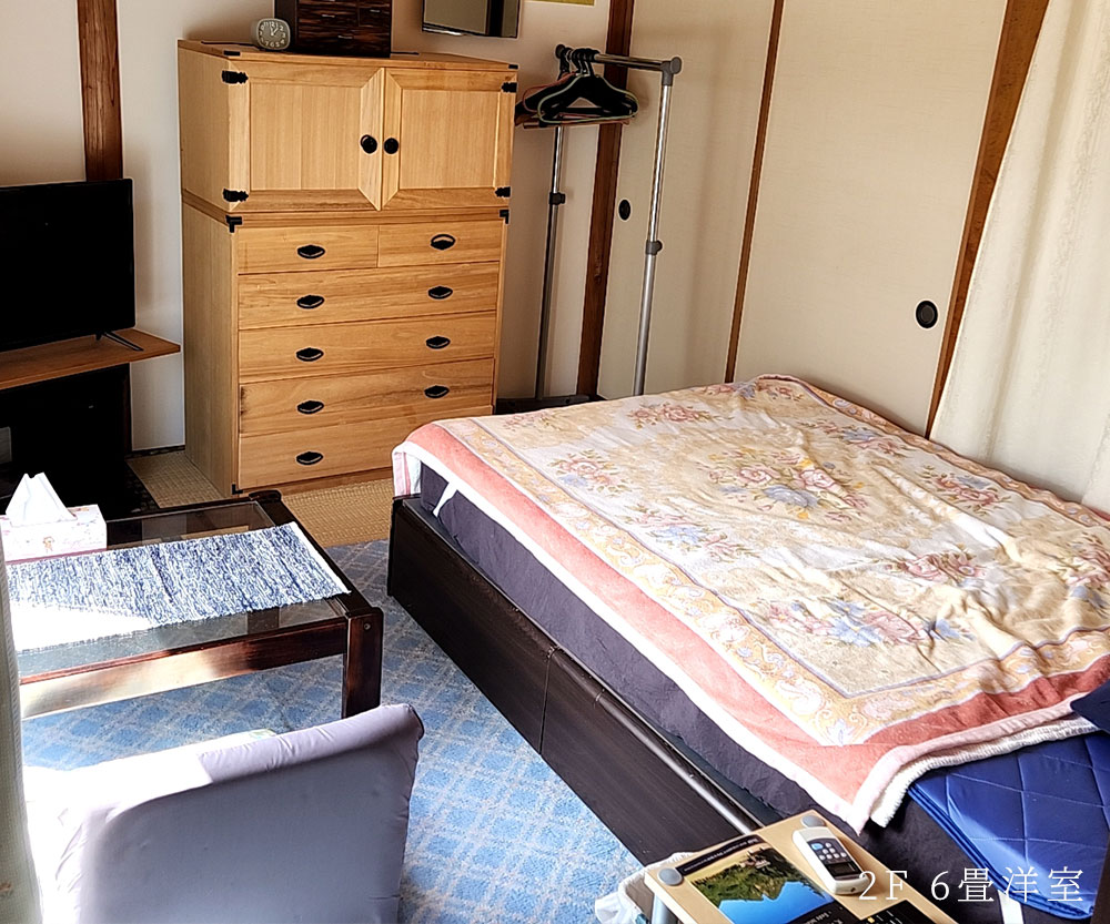 2F 6畳洋室